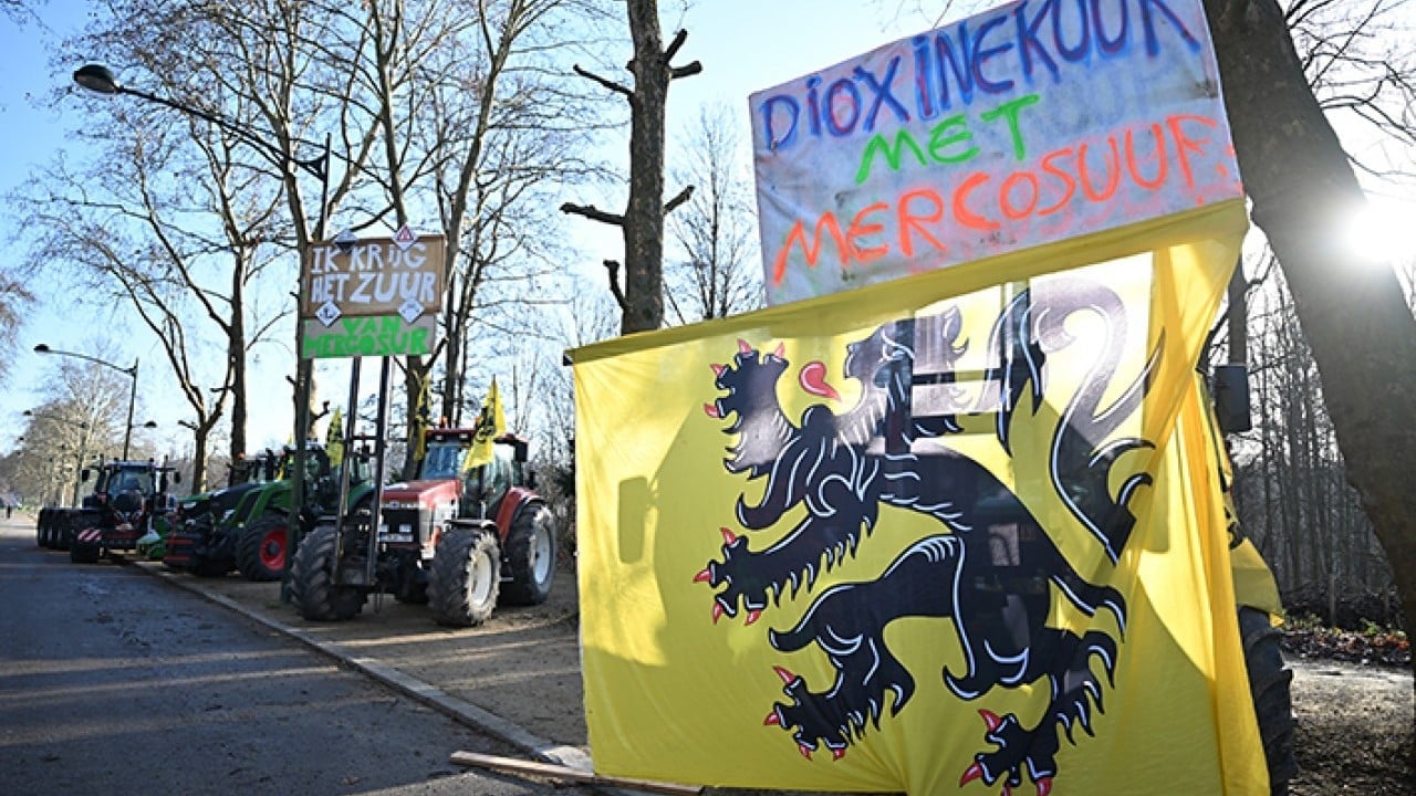 Foto - Avrupa’da binlerce çiftçi Strazburg'da toplandı Çiftçinin öfkesi dinmiyor