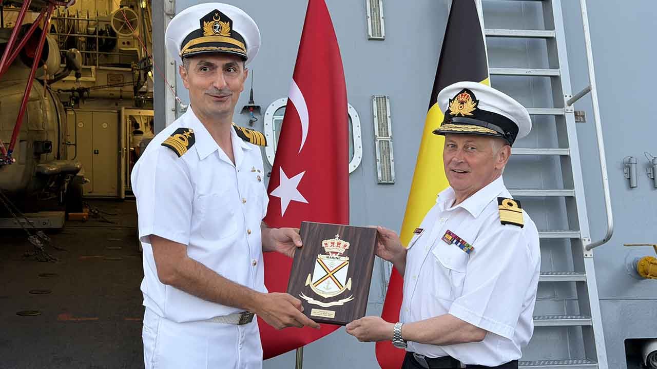 Foto - Avrupalılar Türk savaş gemisine hayran kaldı!