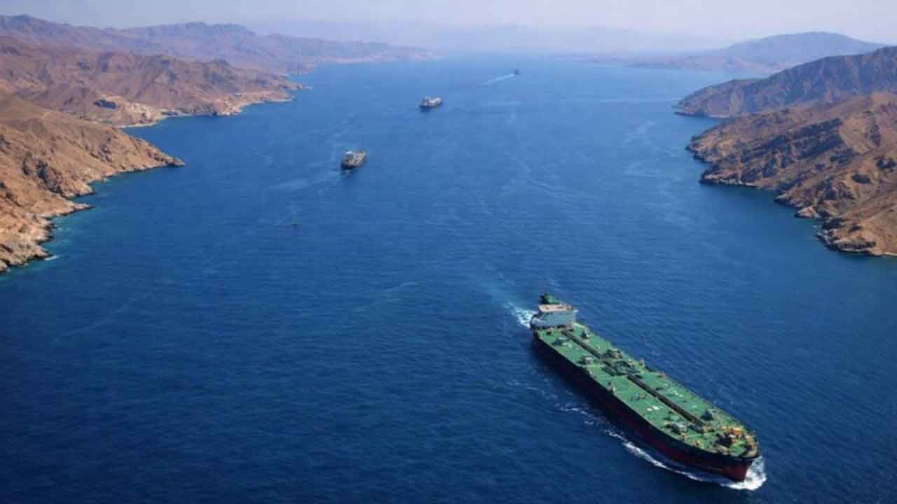 Foto - Axios 'savaştan bu yana ilk kez oluyor' diyerek duyurdu: Hürmüz'den geçtiler