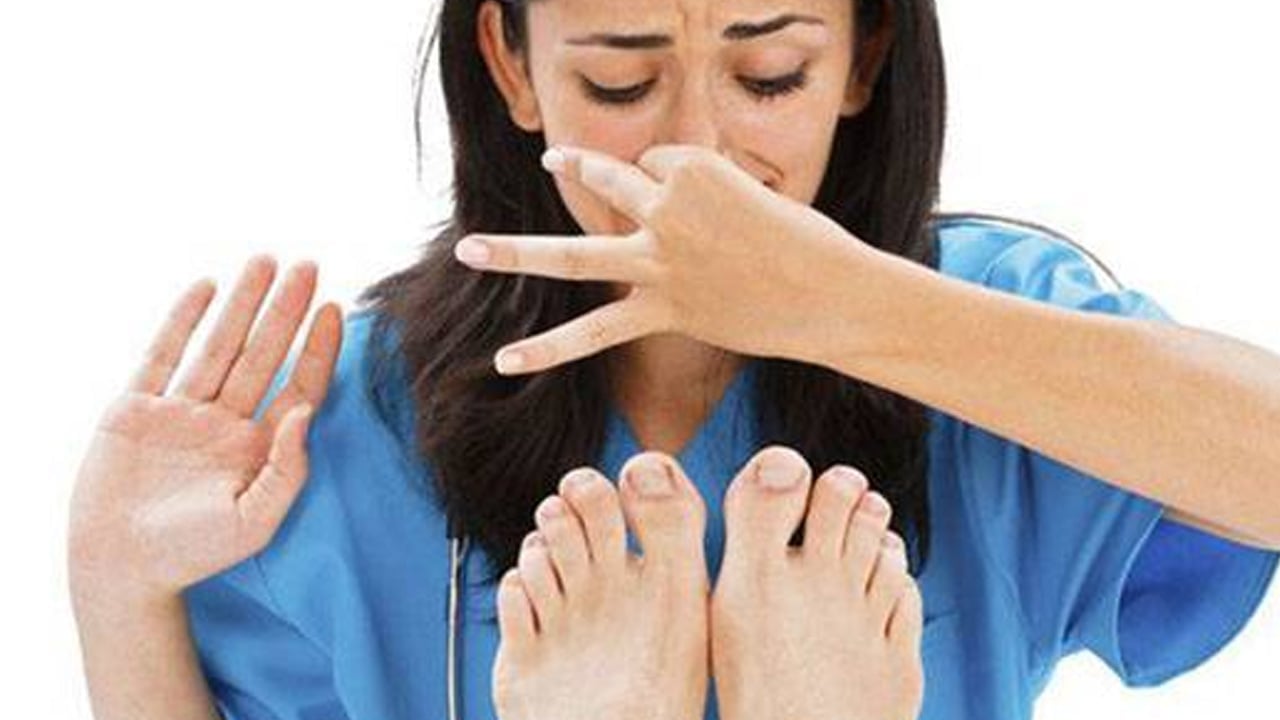 Foto - Ayak kokusu nasıl önlenir? Ayağa sinmiş koku, ayakkabı kokusu nasıl giderilir? 