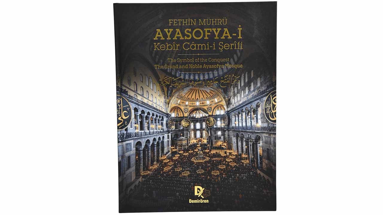 Foto - Ayasofya Camii için hazırlanan müthiş eser! Önsözünü Başkan Erdoğan yazdı... İşte o metin