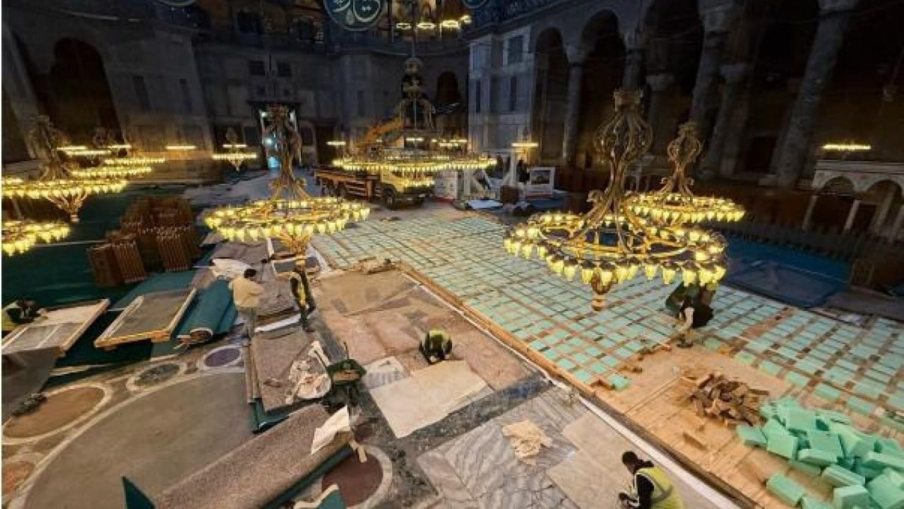 Foto - "Ayasofya Camii'ne kamyon sokuldu" haberlerine anında yalanlama geldi! 