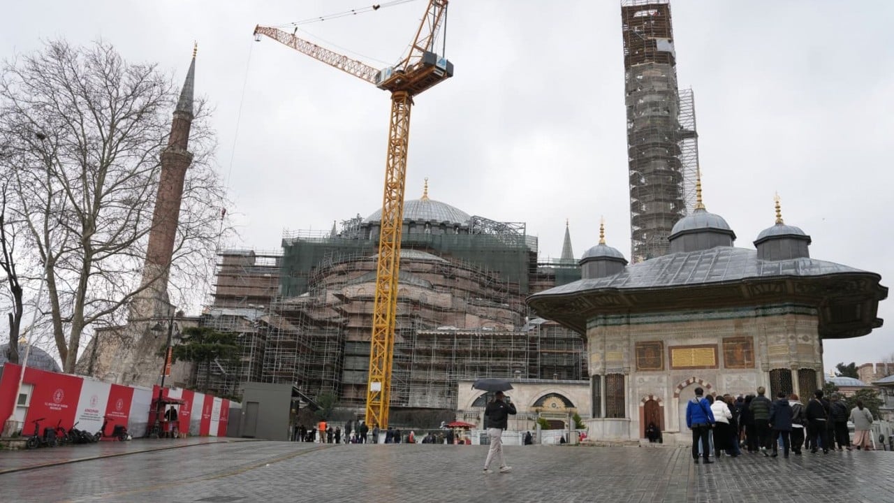 Foto - Ayasofya-i Kebir Camii ile Sultanahmet Camii’nde yürütülen restorasyon tüm hızıyla devam ediyor...