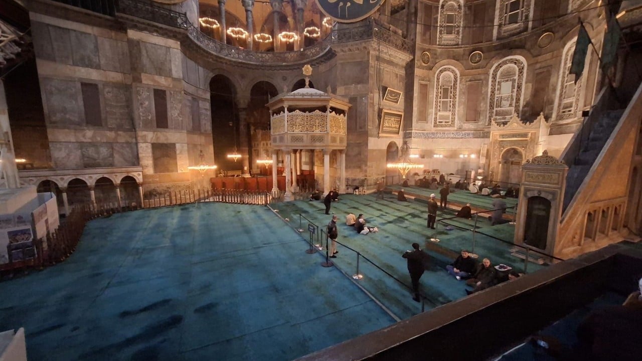 Foto - Ayasofya-i Kebir Camii Ramazan’da ibadete hazır: İç mekan iskele kurulumu tamamlandı