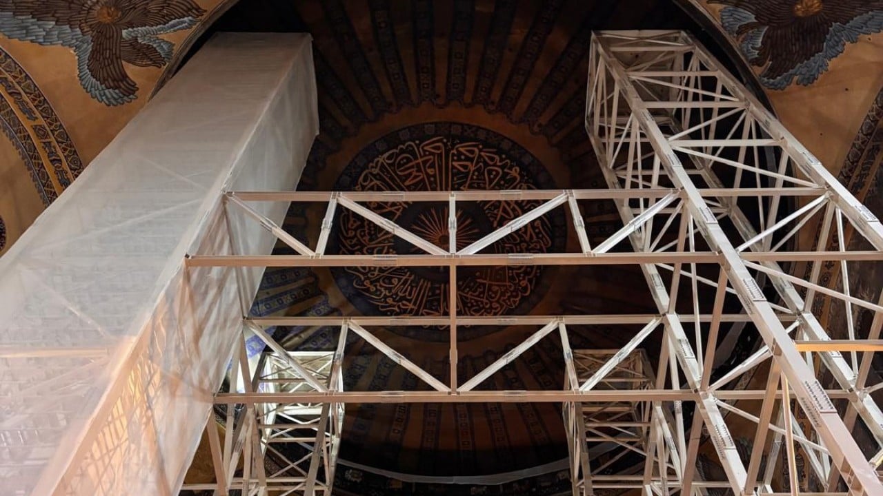 Foto - Ayasofya-i Kebir Camii Ramazan’da ibadete hazır: İç mekan iskele kurulumu tamamlandı