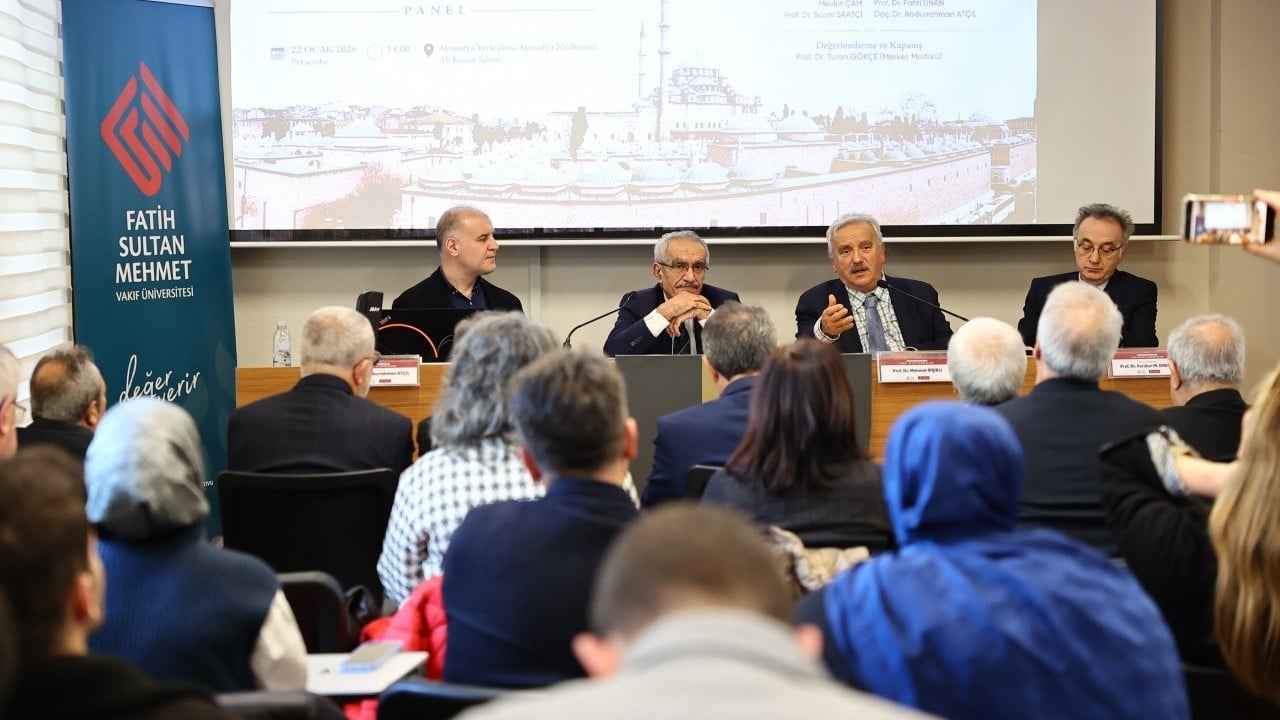 Foto - Ayasofya Medresesinde 'Fatih Sultan Mehmet Han Vakıfları ve Sahn-ı Seman Medreseleri' Paneli