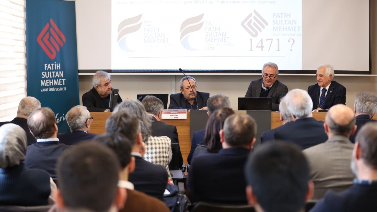 Foto - Ayasofya Medresesinde 'Fatih Sultan Mehmet Han Vakıfları ve Sahn-ı Seman Medreseleri' Paneli