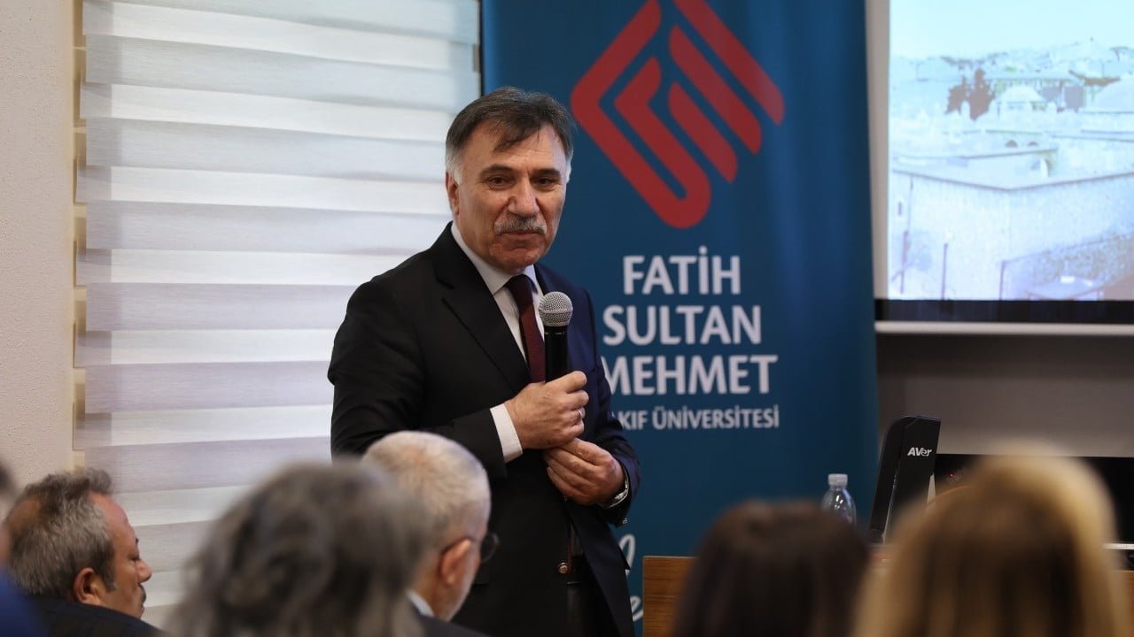 Foto - Ayasofya Medresesinde 'Fatih Sultan Mehmet Han Vakıfları ve Sahn-ı Seman Medreseleri' Paneli