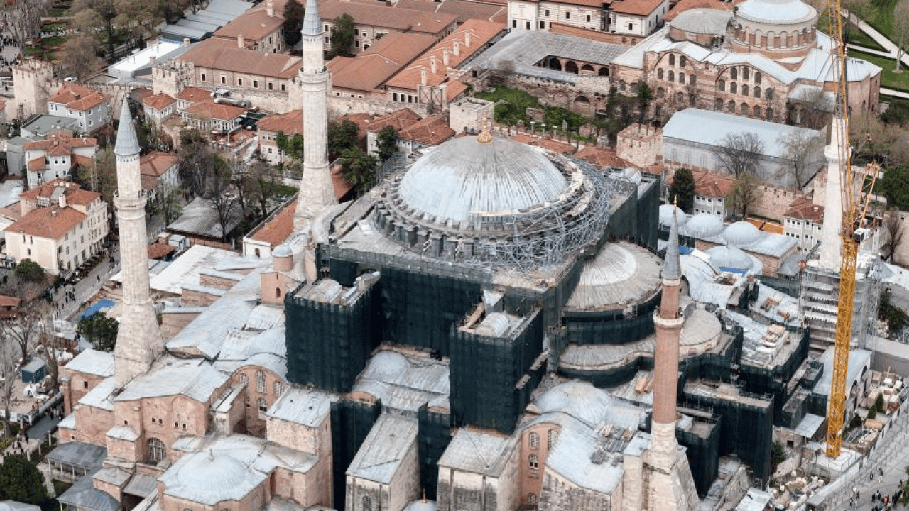 Foto - Ayasofya’da dev restorasyon! Kubbe çelik sistemle kapatılıyor