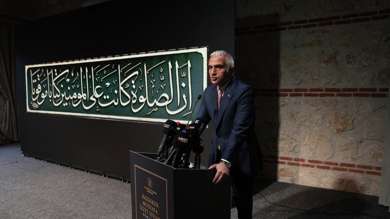 Foto - Ayasofya'nın hattatı 'Kazasker Mustafa İzzet Efendi'ye büyük vefa...