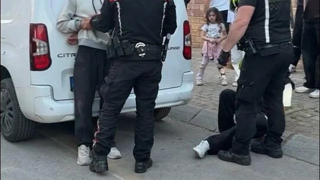 Foto - Aydın’da film gibi kovalamaca! 16 yaşındaki sürücü 400 bin TL’lik cezayı öğrenince polise sarılıp ağladı