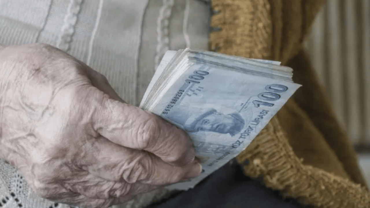 Foto - AYM’den gelecek karar maaşları ikiye katlayabilir: Memur emeklisine ‘ek ödeme’ umudu