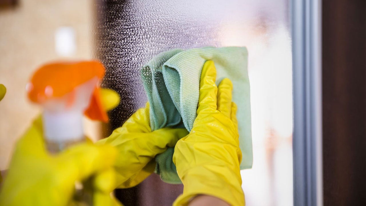 Foto - Aynayı ne kadar silseniz de iz mi kalıyor? Meğer herkes aynı hatayı yapıyormuş