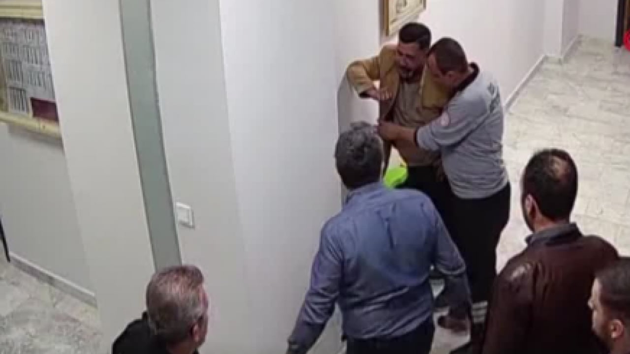 Foto - Aynı hastanede çifte rezalet: Tokatçı müdür açığa alındı, güvenlikçiye soruşturma!