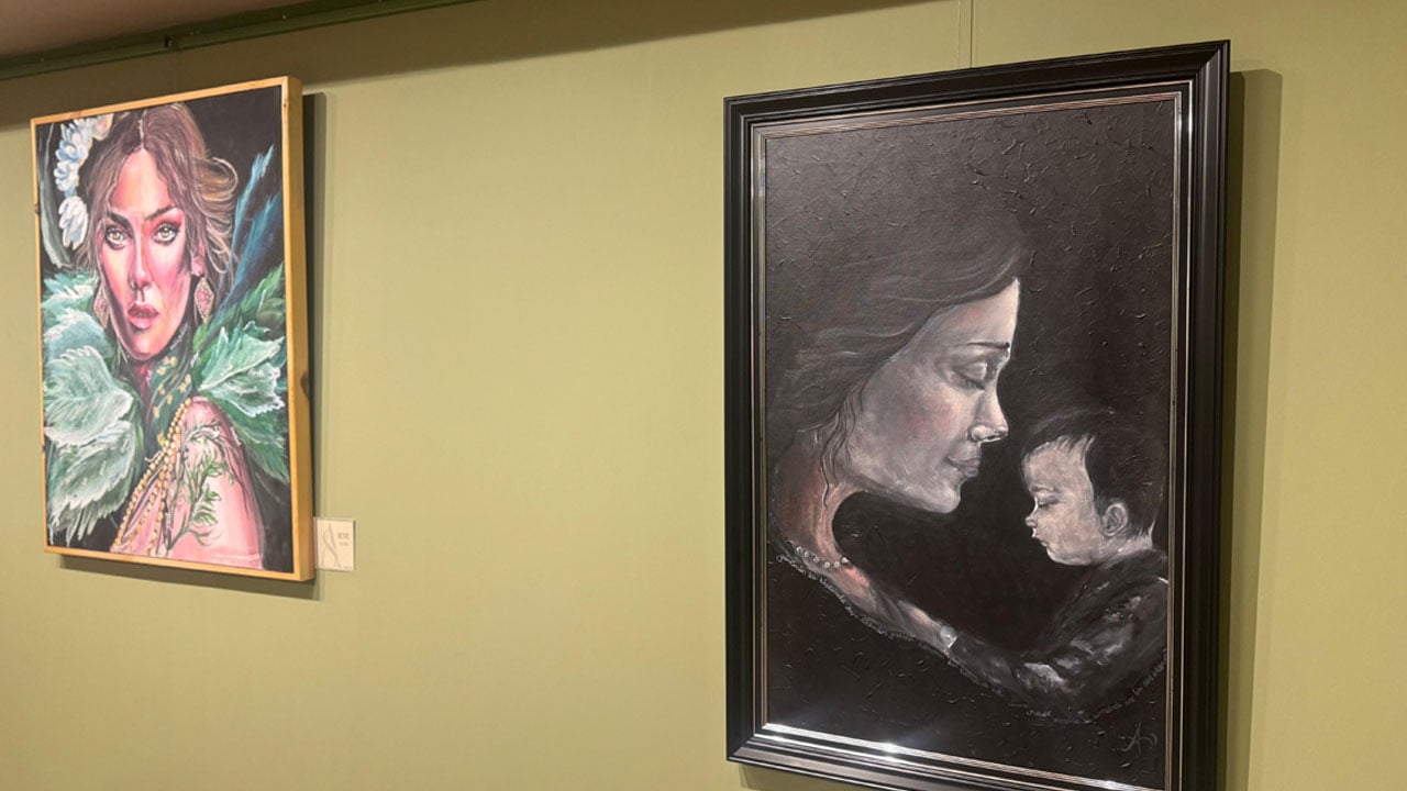 Foto - Ayşenur Şaylan'ın ‘Örtüşen İzler’ sergisi sanatseverlerle buluştu