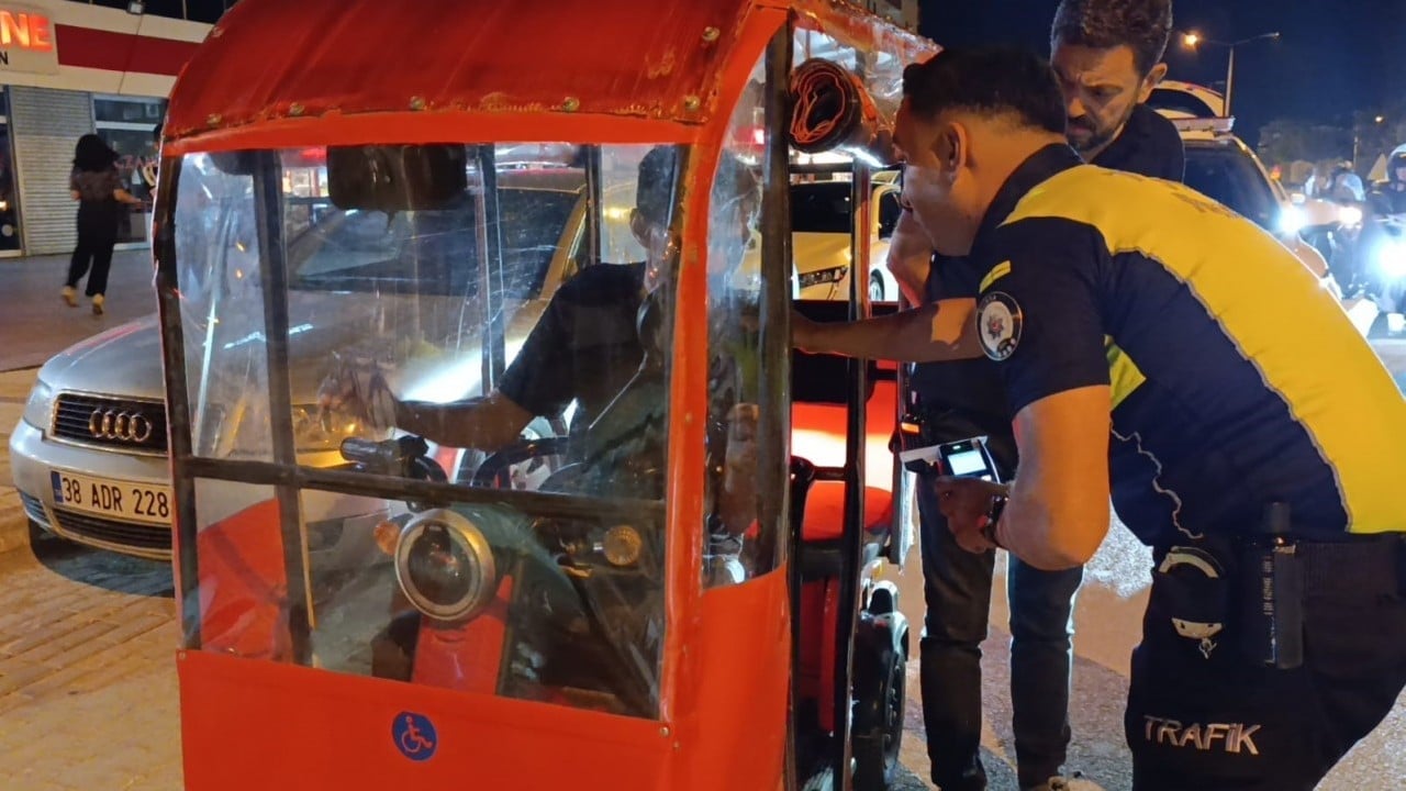 Foto - Ayyaş sürücü bir 'üflemem' dedi, hayatının cezasını yedi!