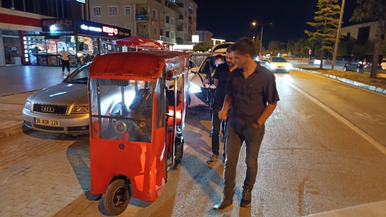 Foto - Ayyaş sürücü bir 'üflemem' dedi, hayatının cezasını yedi!