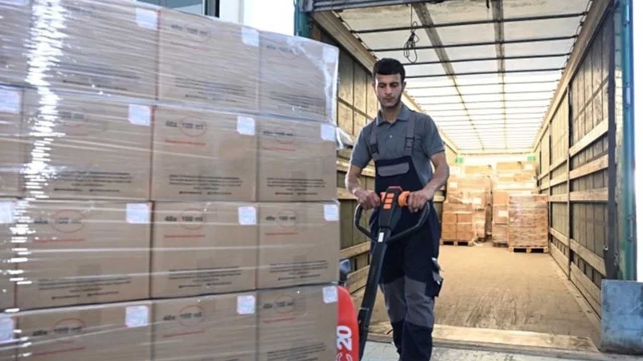 Foto - Azerbaycan, İran'a yardım gönderdi!