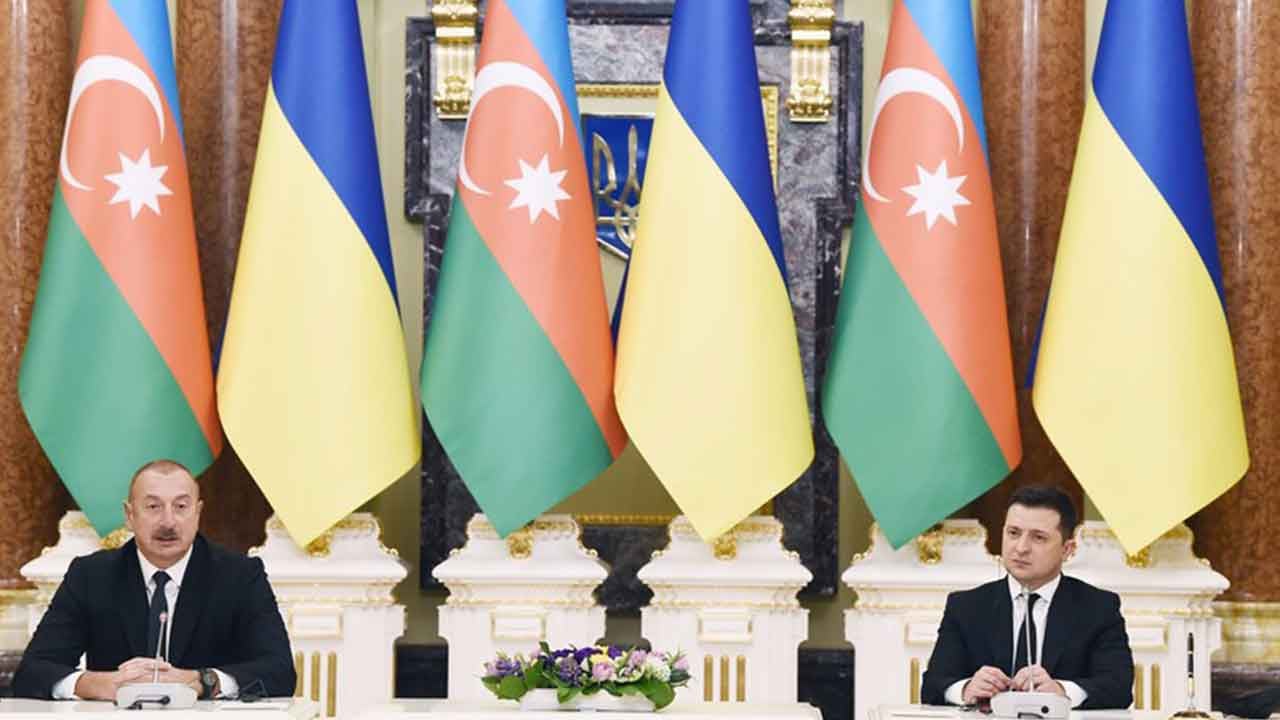 Foto - Azerbaycan lideri Aliyev'in 'ortak silah üretelim' teklifi o ülkeyi ayağa kaldırdı: Bize tehdit sayarız