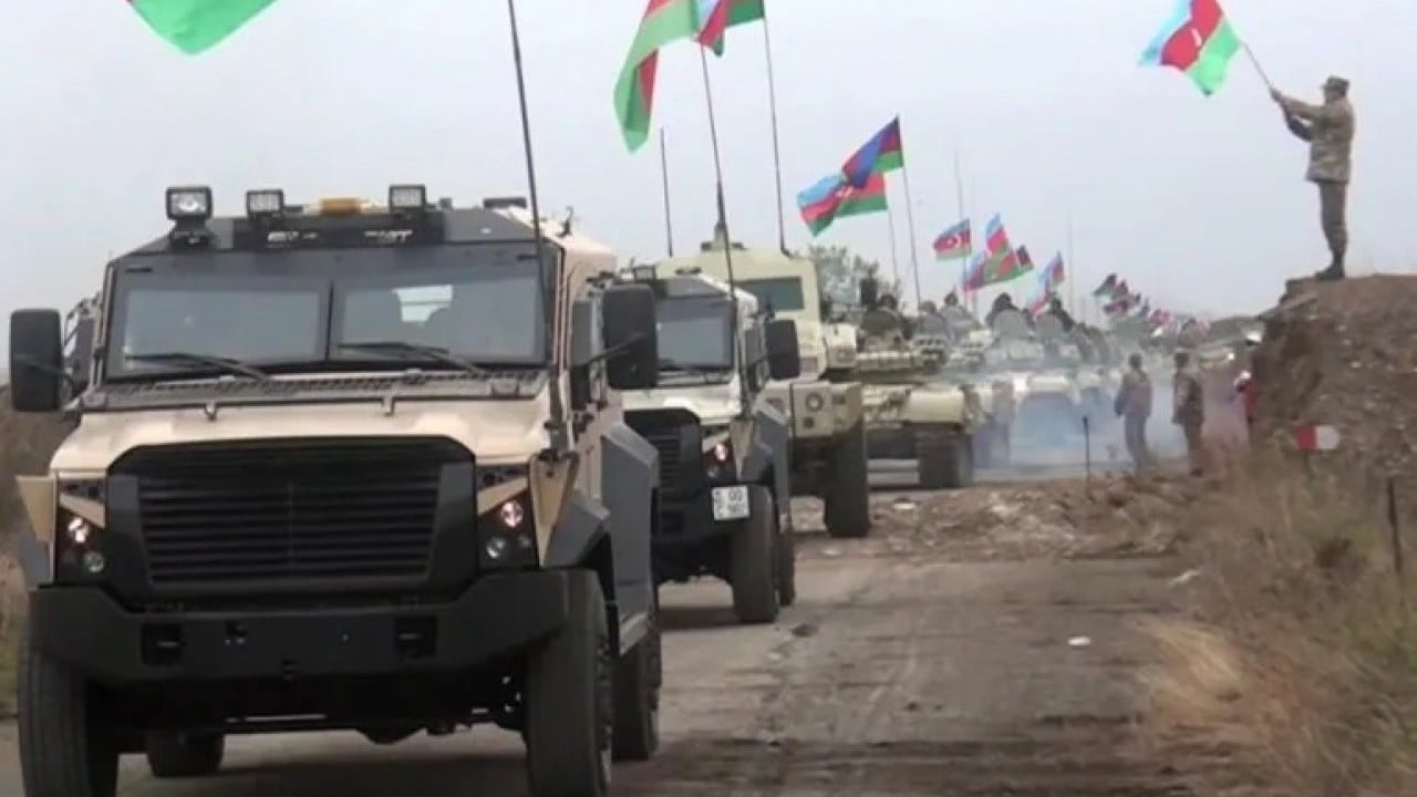 Foto - Azerbaycan Türk savunma sanayinden esinlenip bombayı patlattı