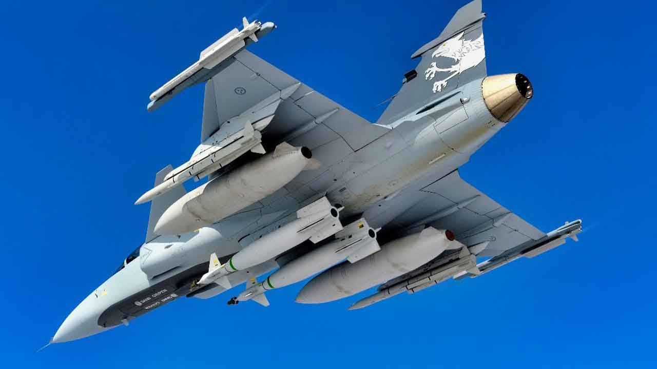 Foto - Azerbaycan'dan şaşırtan karar! Kaan'ı beklemek yerine o savaş uçağını alacaklar