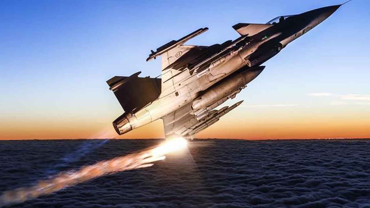 Foto - Azerbaycan'dan şaşırtan karar! Kaan'ı beklemek yerine o savaş uçağını alacaklar