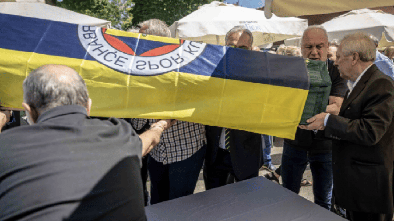 Foto - Aziz Yıldırım'ı derinden etkileyen vefat: Cenazede duygusal anlar yaşadı