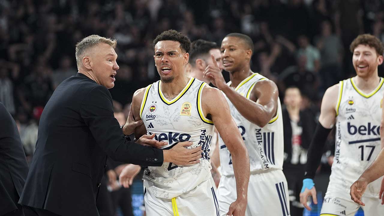 Foto - Aziz Yıldırım'ın ayağının tozuyla Fenerbahçe Basketbol Süper Ligi'nde şampiyon oldu