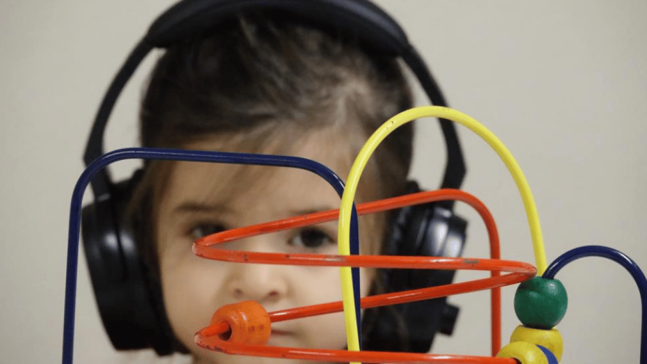 Babanın notaları hayat verdi: Otizmde müzikal zafer