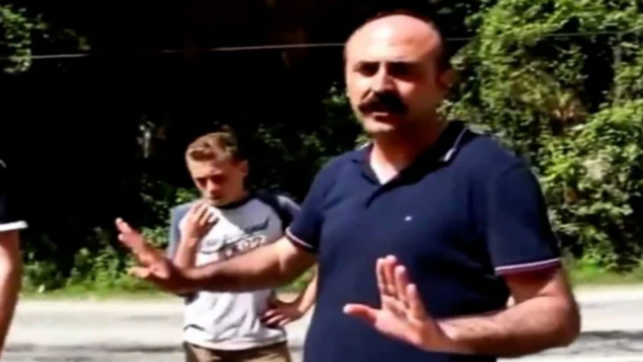 Foto - Babası da İmamoğlucu çıkmıştı! Milli futbolcunun AK Parti karşıtı protestodaki fotoğrafları olay oldu