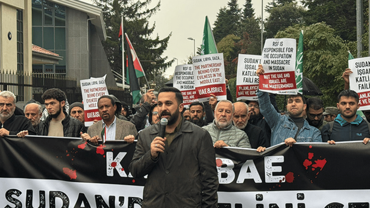 Foto - BAE Konsolosluğu önünde Sudan halkına destek: Zalim Nahyan hesap verecek!