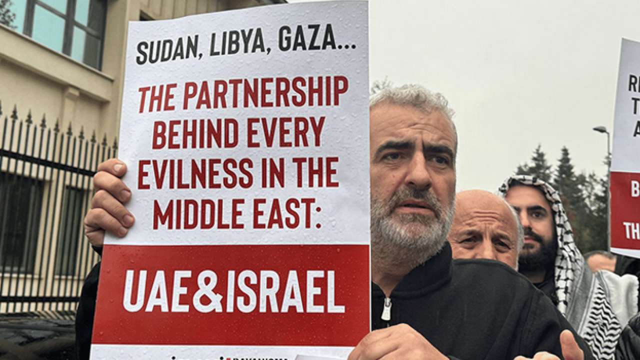 Foto - BAE Konsolosluğu önünde Sudan halkına destek: Zalim Nahyan hesap verecek!