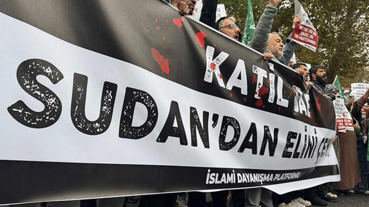 Foto - BAE Konsolosluğu önünde Sudan halkına destek: Zalim Nahyan hesap verecek!