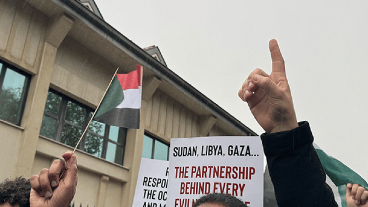 Foto - BAE Konsolosluğu önünde Sudan halkına destek: Zalim Nahyan hesap verecek!