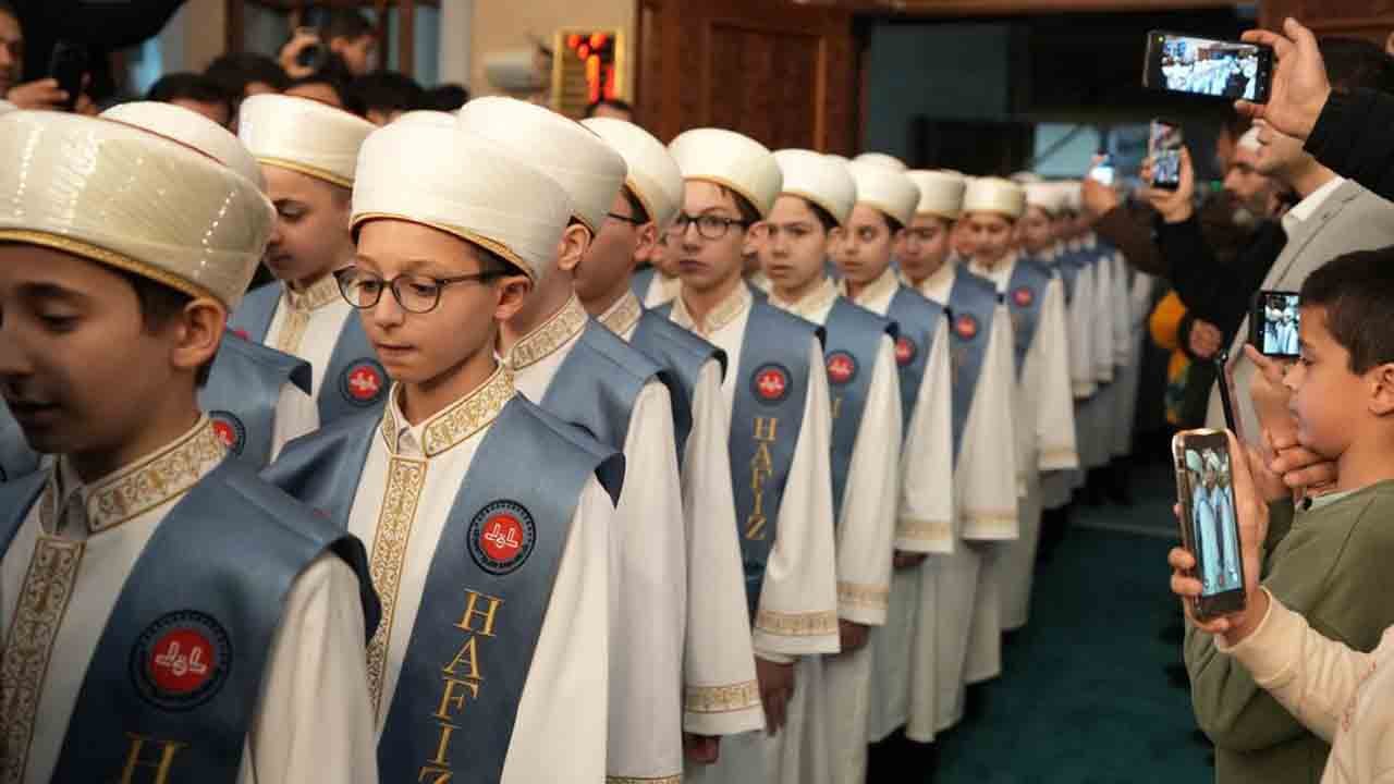 Foto - Bağcılar’da 67 hafız icazetle taçlandı