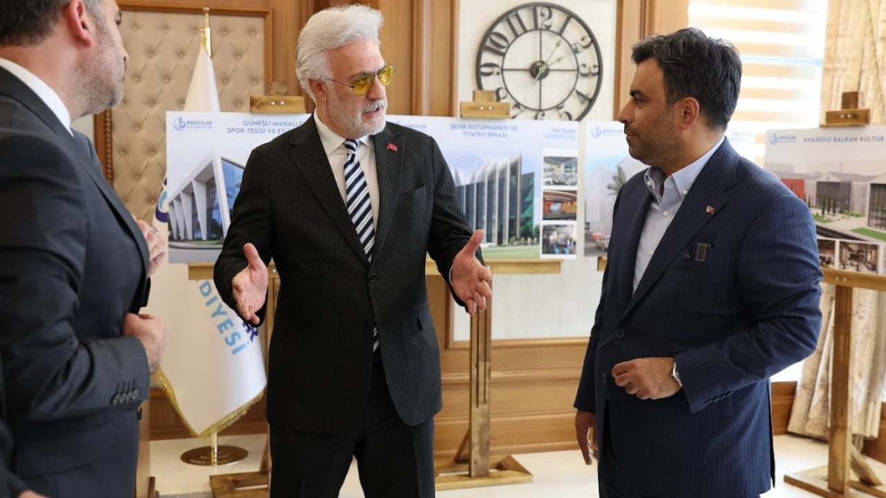 Foto - Bağcılar’daki tiyatro binasında müthiş özellikler! Tamer Karadağlı hayran kaldı!