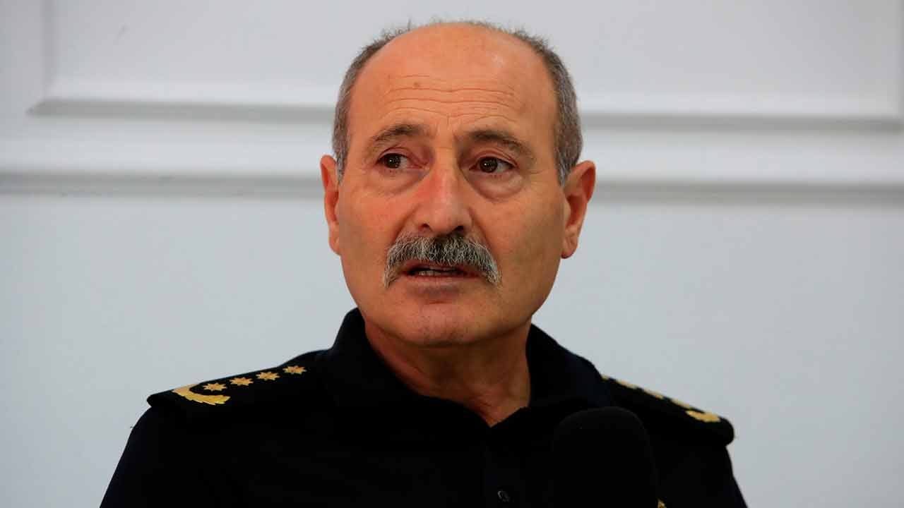 Foto - Bağımlıları nasıl uzaklaştıracaklarını şaşırdılar! Evin camındaki nota bakan bir daha bakıyor