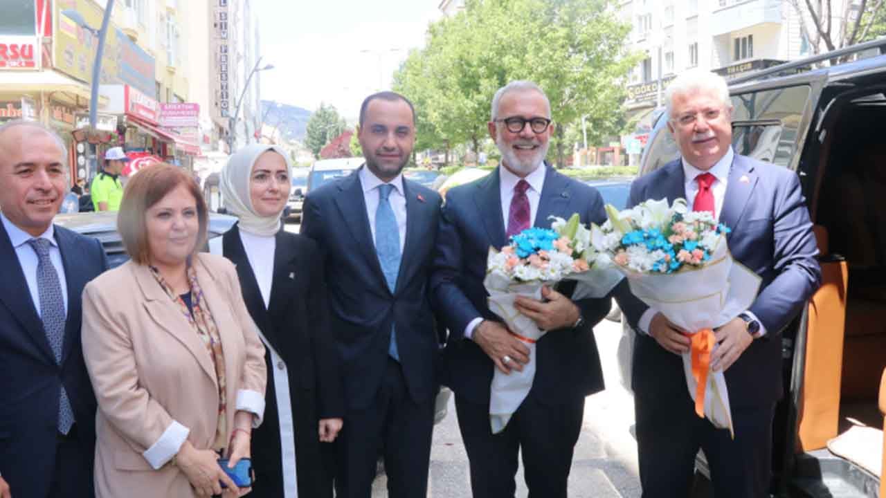 Foto - Bahadır Yenişehirlioğlu'ndan AK Parti açıklaması