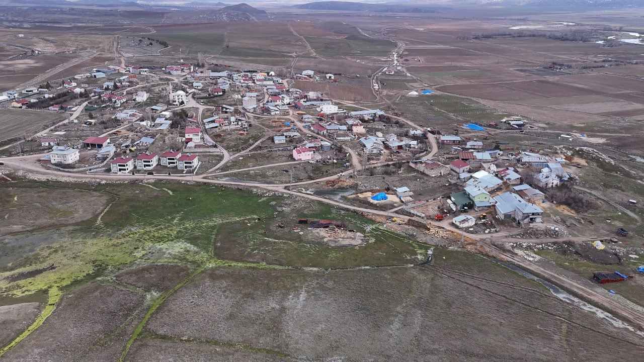 Foto - Baharı onlar müjdeliyor! Leylekler ‘Leylekli köy’e geri döndü