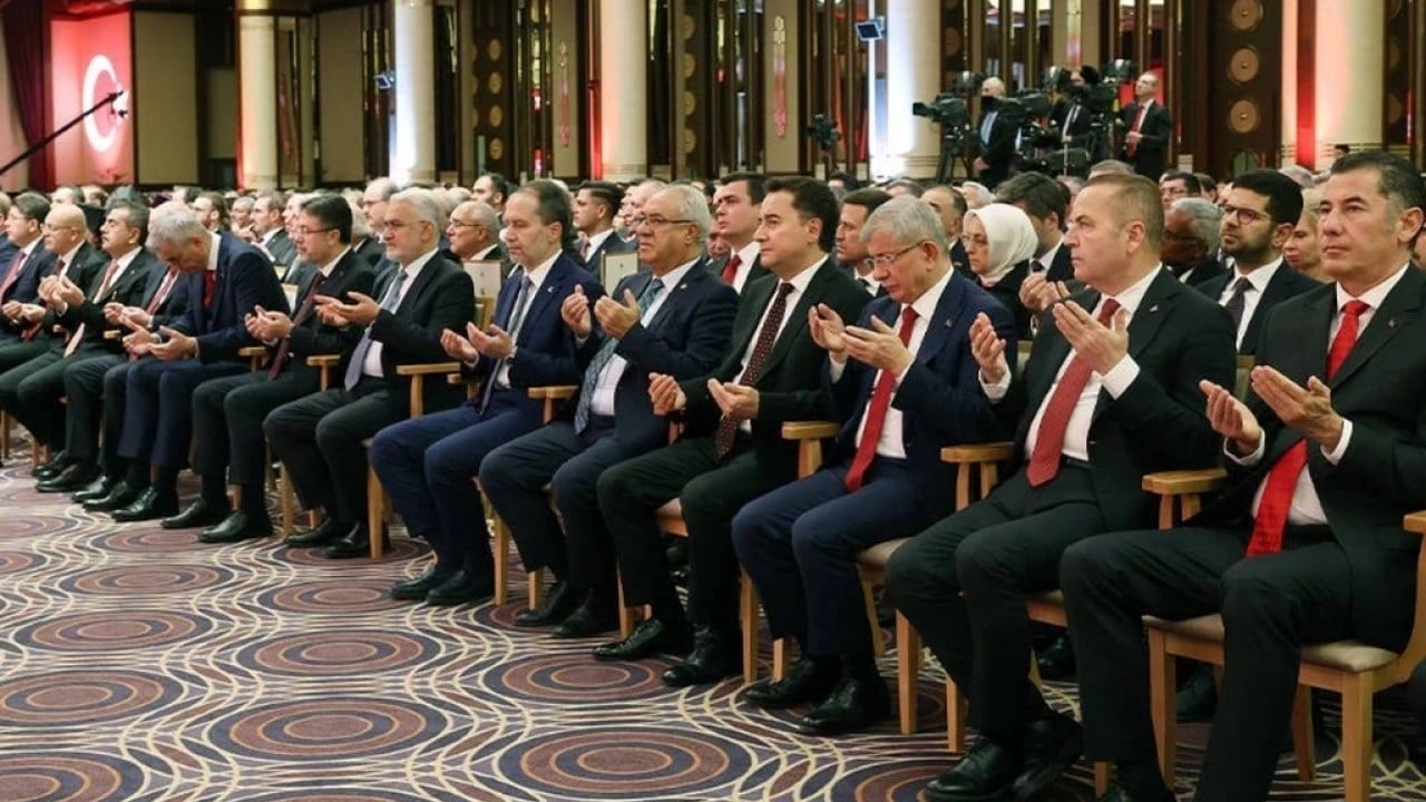 Foto - Bahçeli 29 Ekim resepsiyonuna katılmadı! Sinan Burhan 'bundan rahatsız' diyerek açıkladı