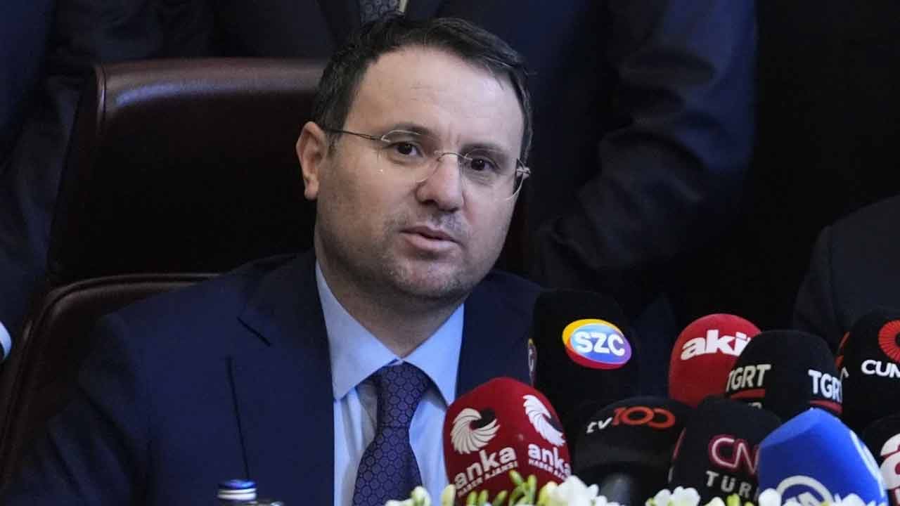 Foto - Bakan Akın Gürlek davayı kazandı! Özgür Özel verecek Kızılay’a gidecek