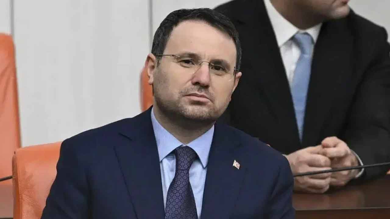 Foto - Bakan Akın Gürlek davayı kazandı! Özgür Özel verecek Kızılay’a gidecek