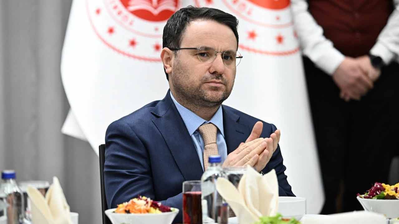Foto - Bakan Akın Gürlek davayı kazandı! Özgür Özel verecek Kızılay’a gidecek