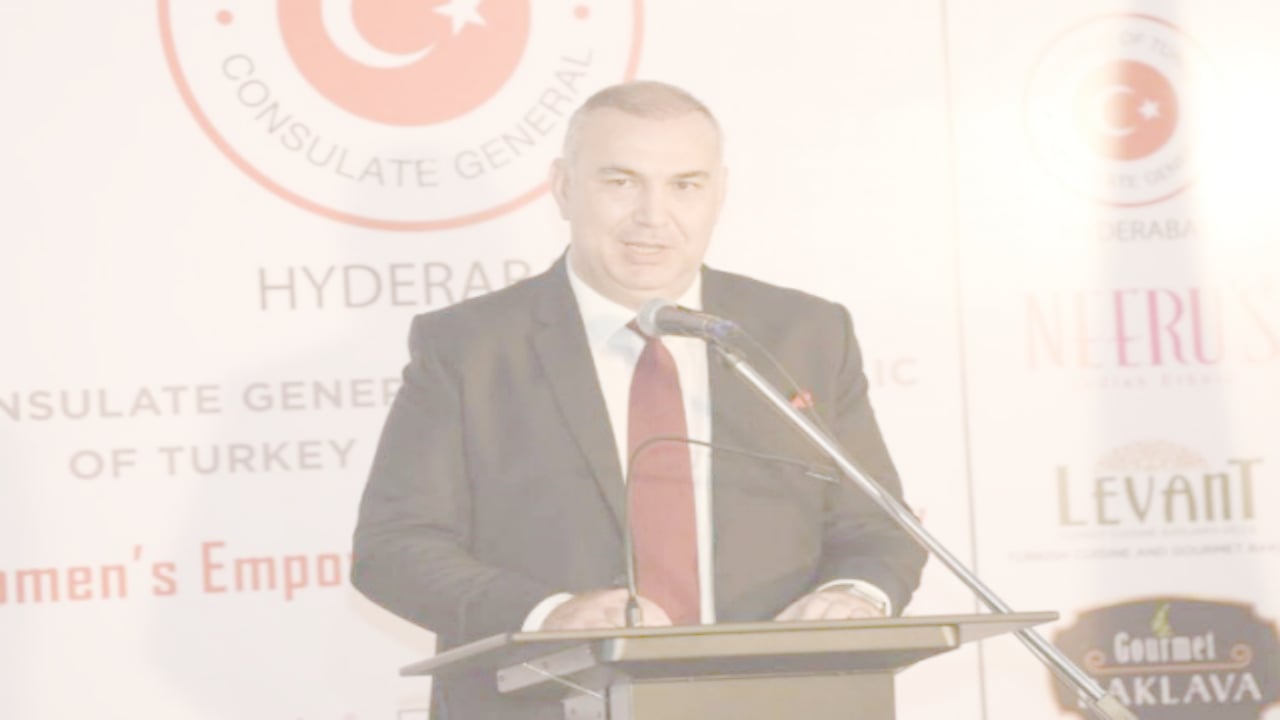 Foto - Bakan Bey neyin derdinde, bu monşerler neyin derdinde! Hakan Fidan, Türk konsolosun kumarhane rezilliğini affetmedi