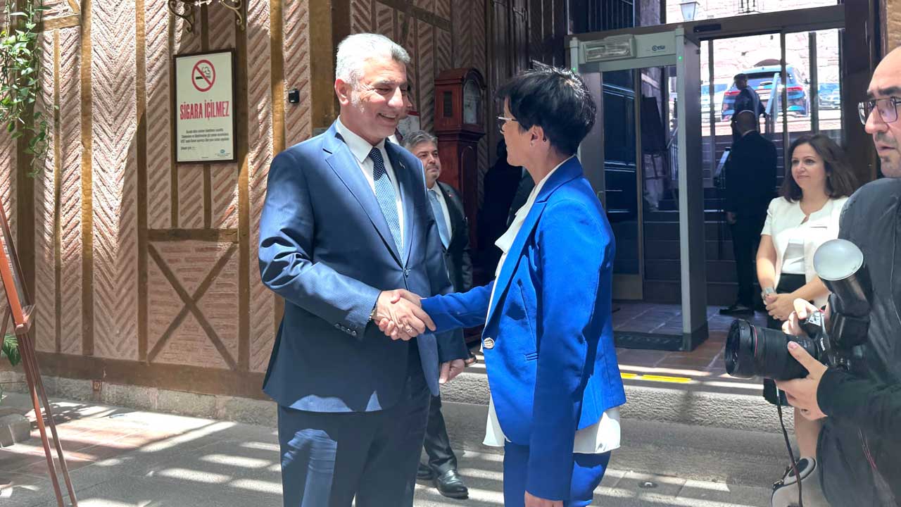 Foto - Bakan Bolat: Artan ilişkiler vizesiz hayatı gerekli kılıyor! AB ile vizesiz hayatın zamanı geldi