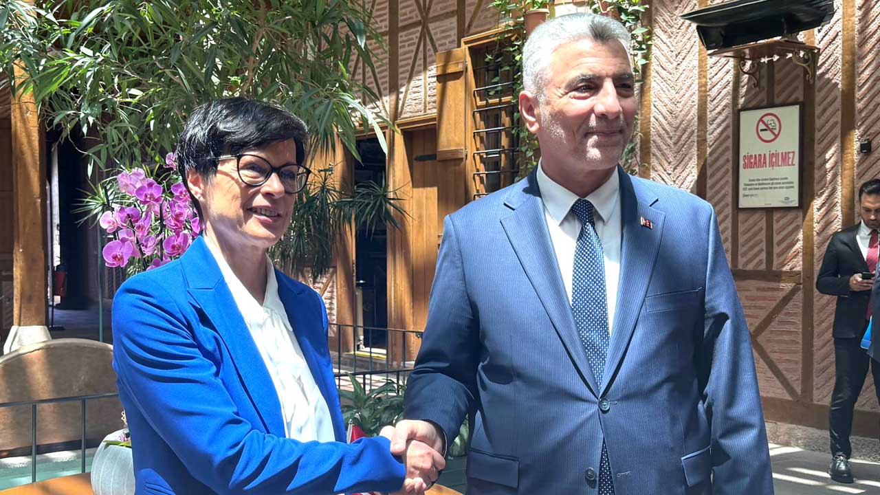 Foto - Bakan Bolat: Artan ilişkiler vizesiz hayatı gerekli kılıyor! AB ile vizesiz hayatın zamanı geldi