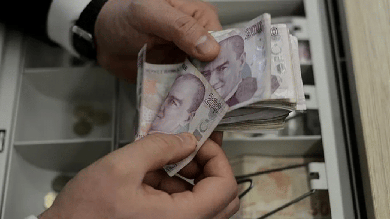 Foto - Bakan Bolat duyurdu: İhracat 273 milyar dolarla rekor kırdı! Türkiye büyüyor, enflasyon eriyor