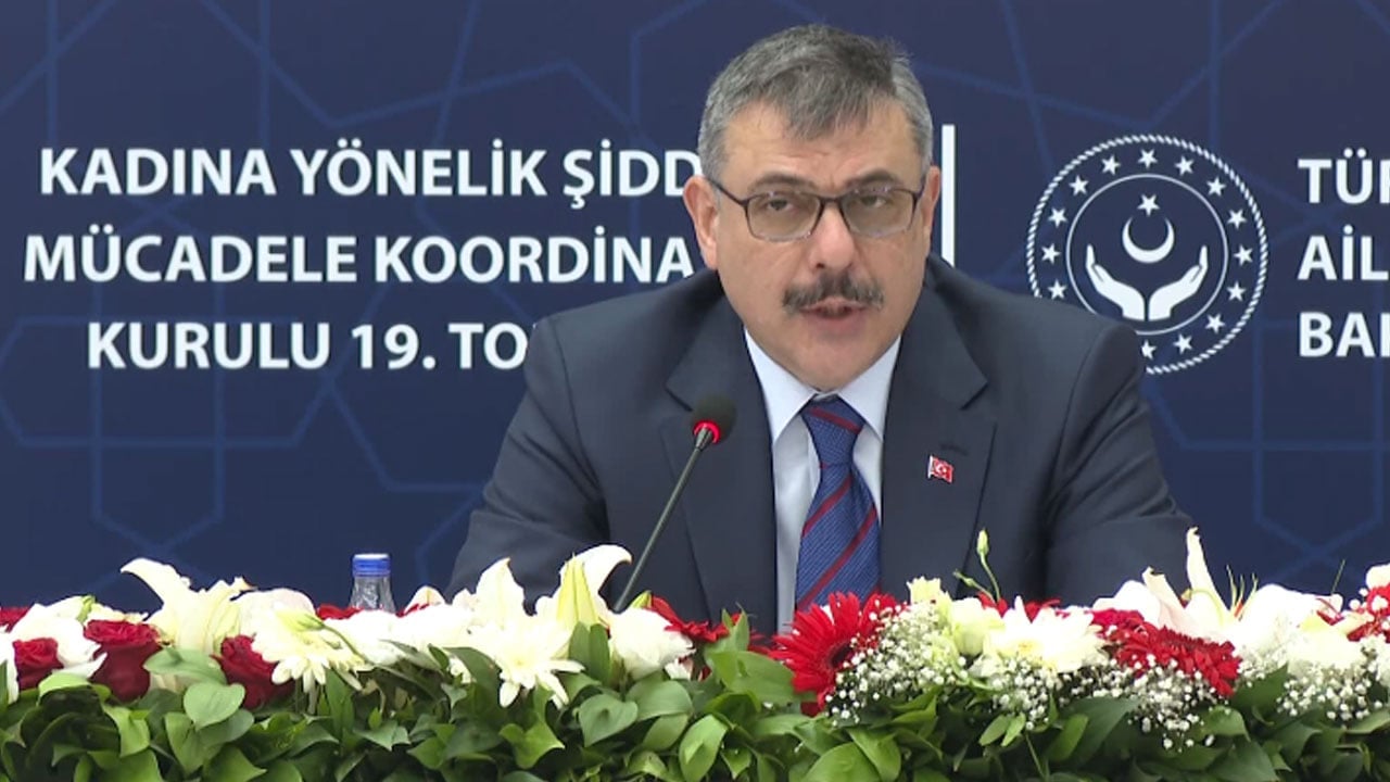 Foto - Bakan Çiftçi, Efendimiz Hz. Muhammed’in tavsiyesiyle anlattı: Kadına hürmet insanlığa hürmettir!