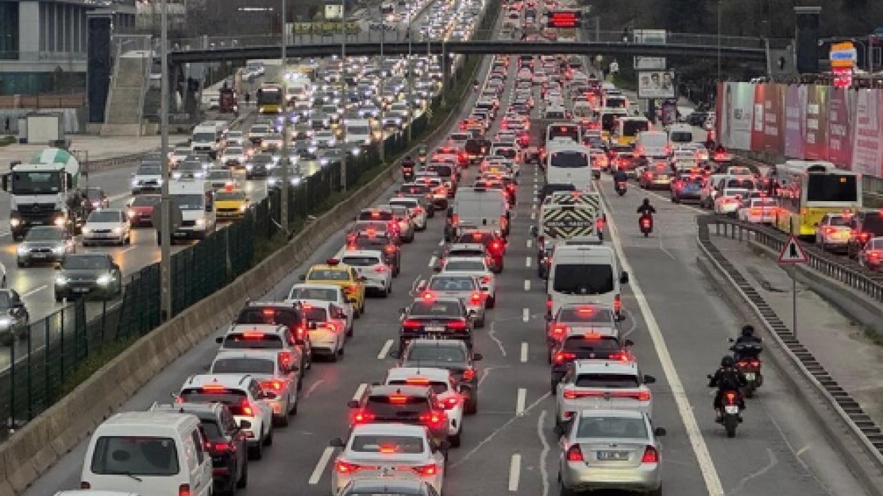 Foto - Bakan Çiftçi verileri paylaştı: Trafikte can kayıpları azalıyor!
