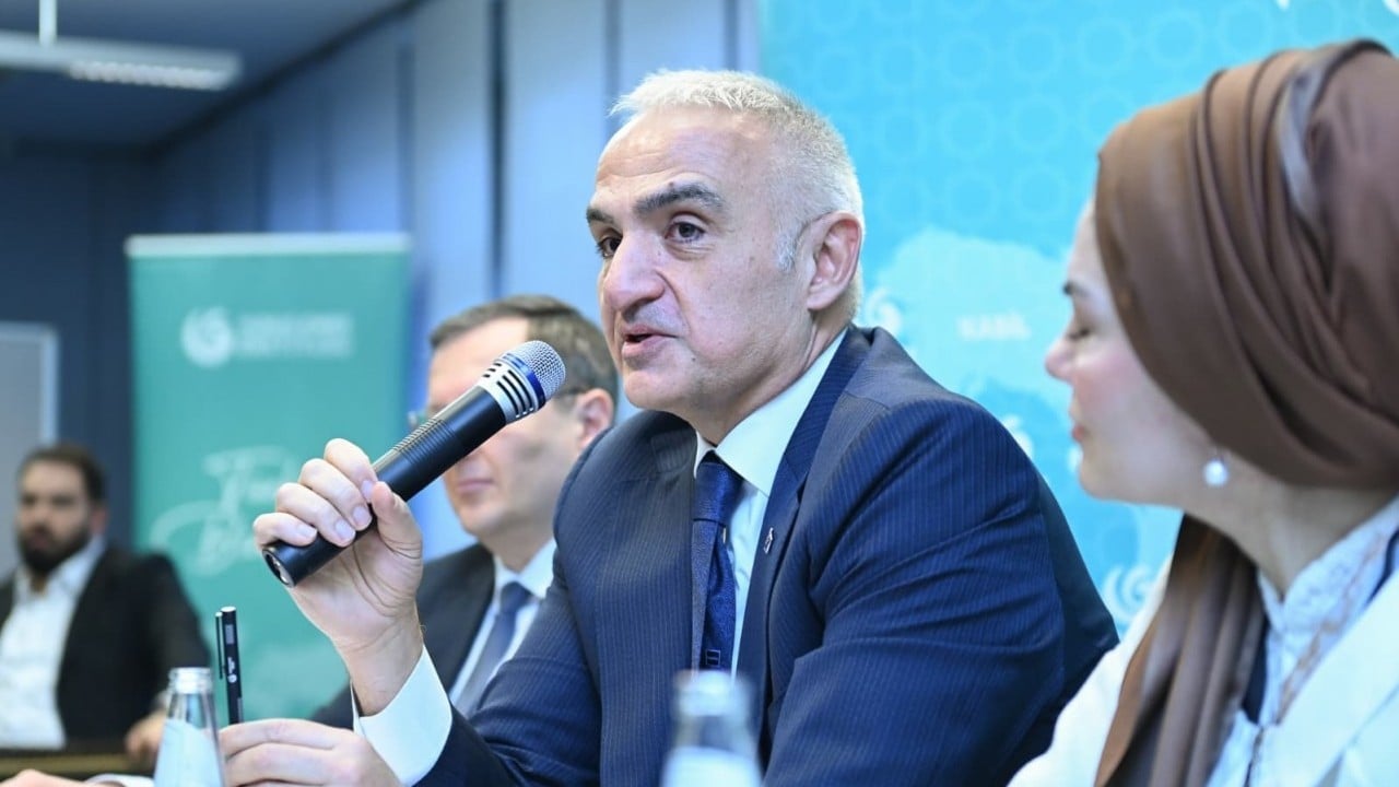 Foto - Bakan Ersoy, Berlin'de Türkçe öğrenen gençlerle buluştu